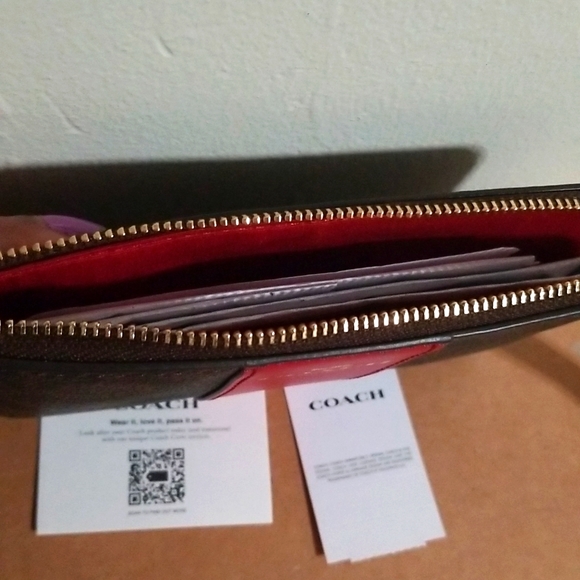 Corner Zip Wristlet - Picture 2 of 3